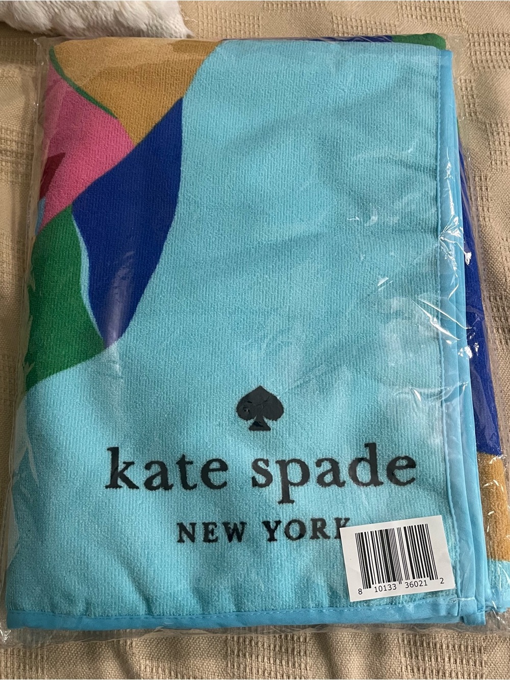 kate spade Aqua Multi Tropical Fish Beach Towel 64x34 Inches. NWT